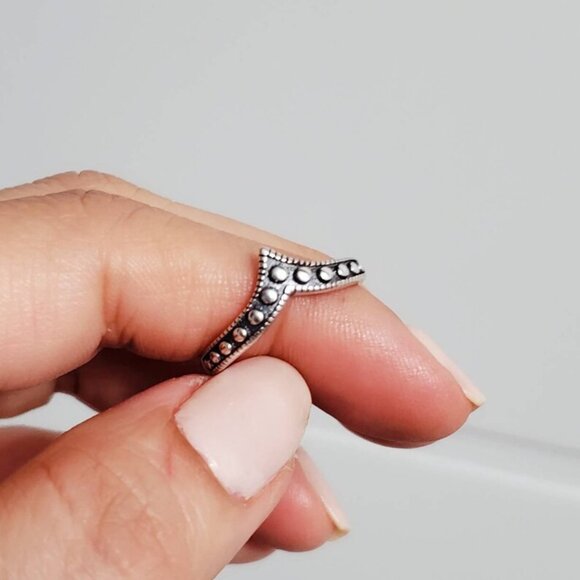 Beaded Chevron Sterling Silver Women Ring, Bali V Shape Ring, Minimalist Bohemia - Picture 2 of 10